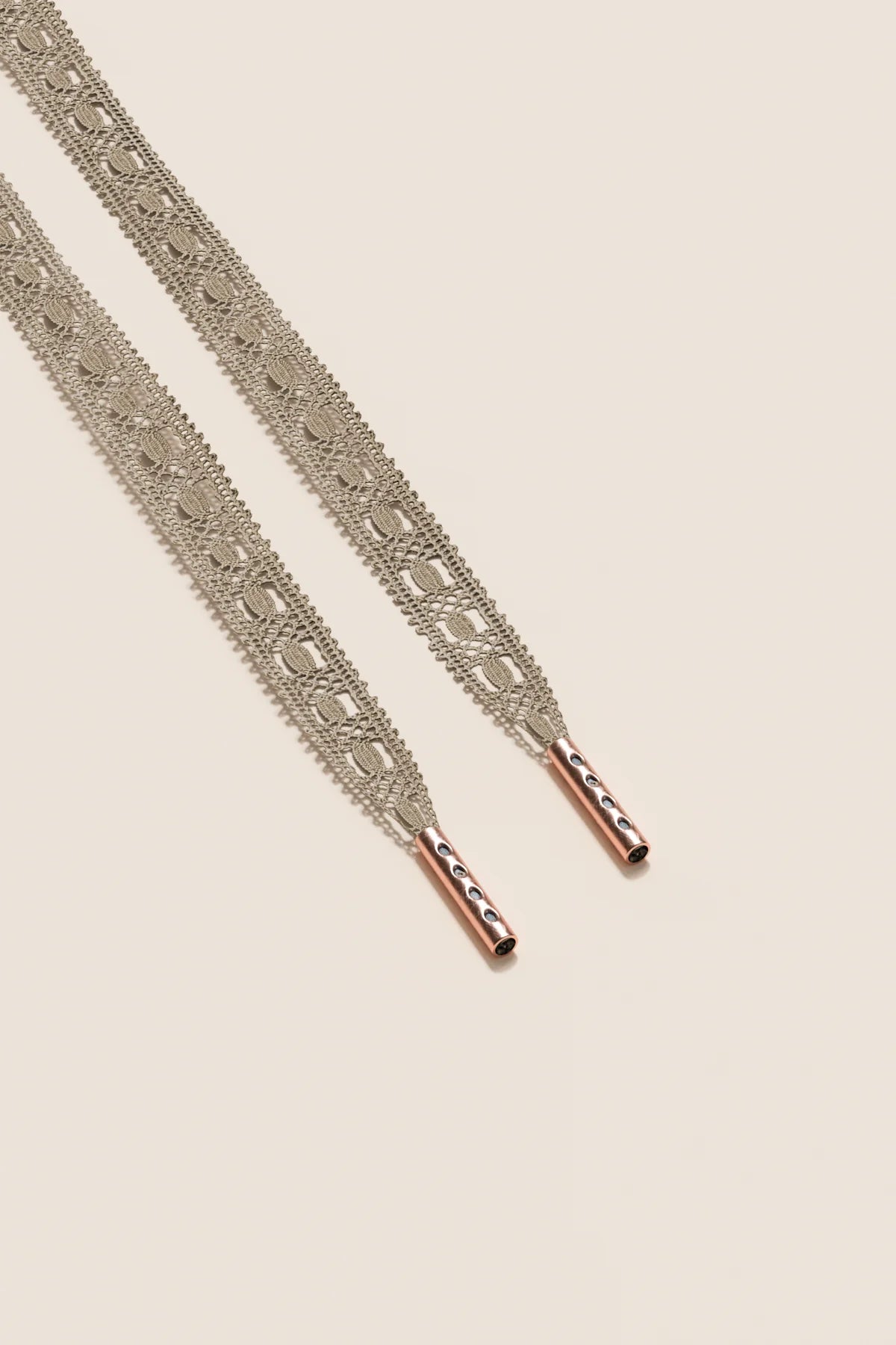 Senkels Bone White Crochet Shoelaces with Rose Gold Aglets
