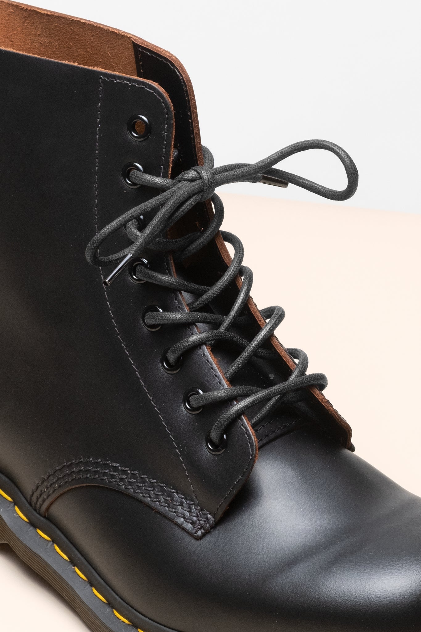 Black - 4mm Round Waxed Shoelaces